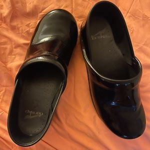 Dansko women's Size EU 39, US 8.5-9